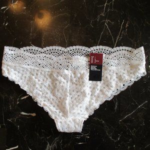 🛍NWT! H & M White Lace Brazilian Panty Wedding L